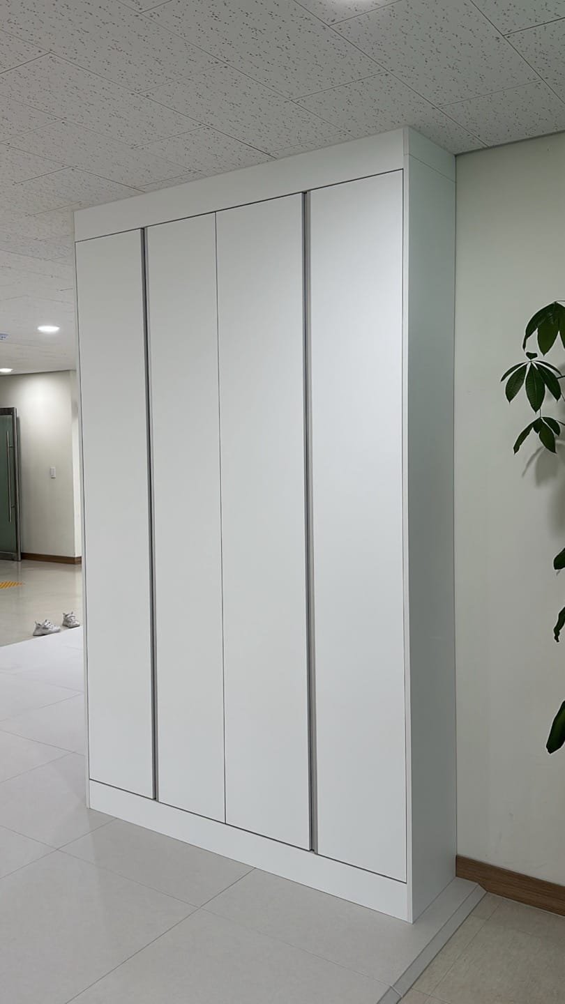 내포 아동복지시설 신발장 — 대표 사진